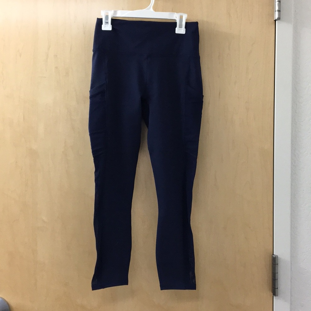 Navy blue fabletics leggings
